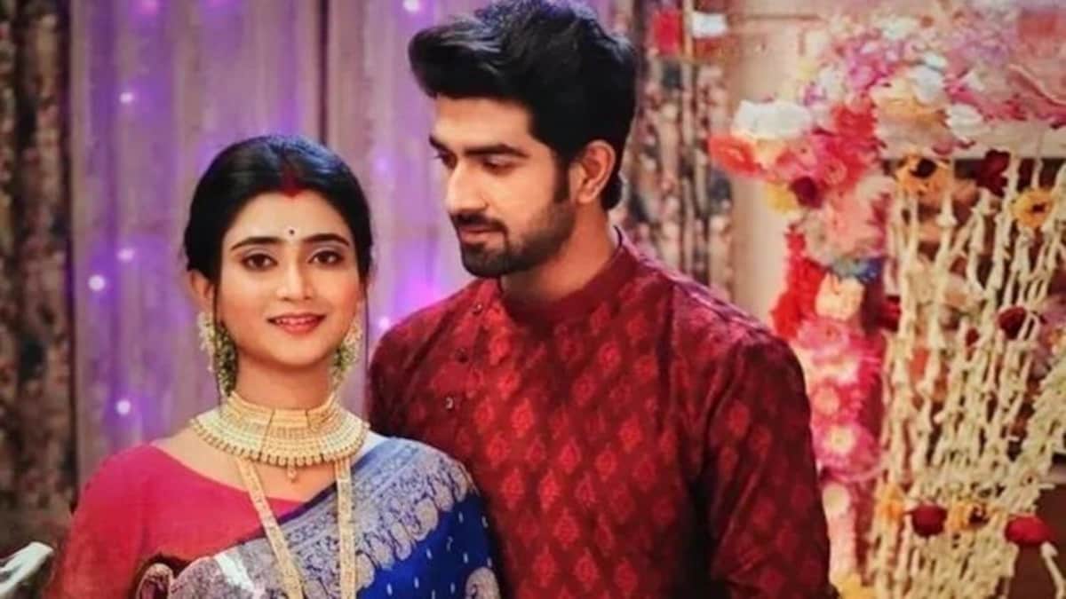 popular serial jagadhatri trolled after this seial telecast child violance - For trp chart popular serial Jagadhatri using child violance netizens trolled this serial sum - Aaj Tak Bangla