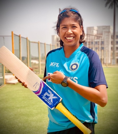 इस क्रिकेटर का नाम क्या है?