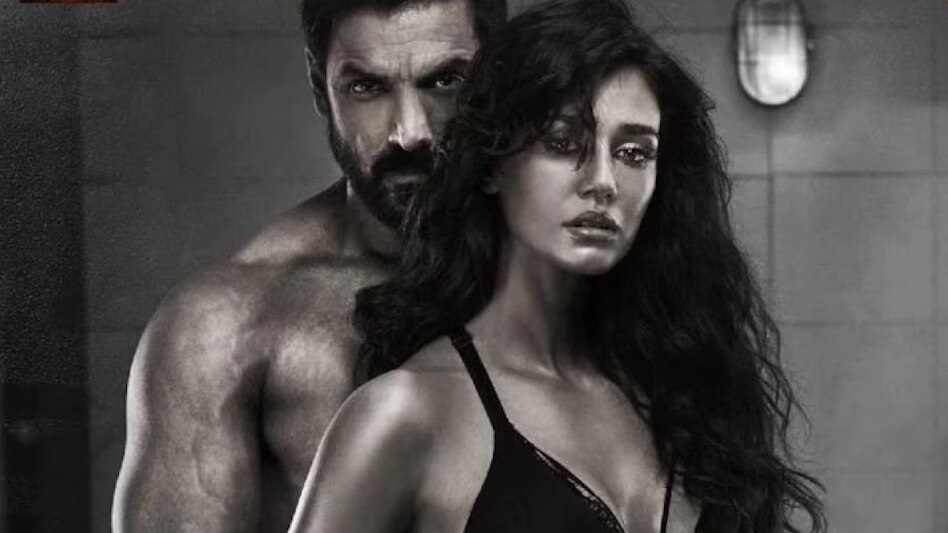 जॉन अब्राहम के साथ दिशा पटानी किस फिल्म में नजर आईं थीं?