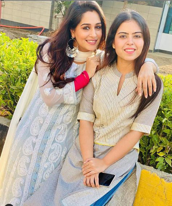 ननद सबा संग दीपिका