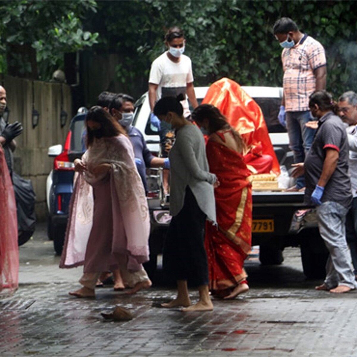 पर‍िवार समेत अर्प‍िता खान शर्मा