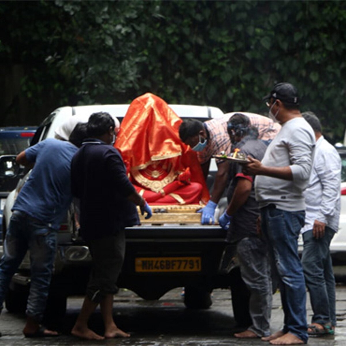 पर‍िवार समेत अर्प‍िता खान शर्मा