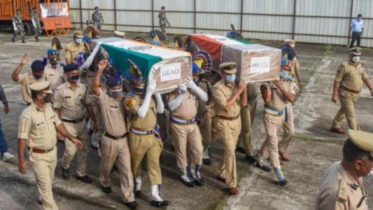 सीआरपीएफ के दो जवान शहीद