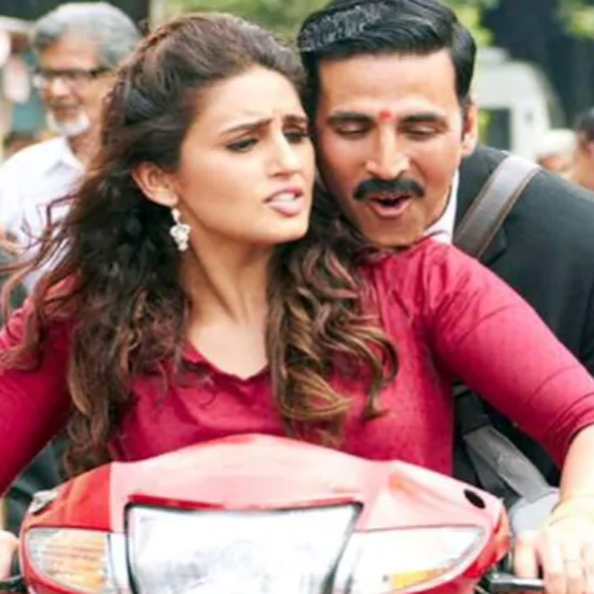 अक्षय कुमार और हुमा कुरैशी 