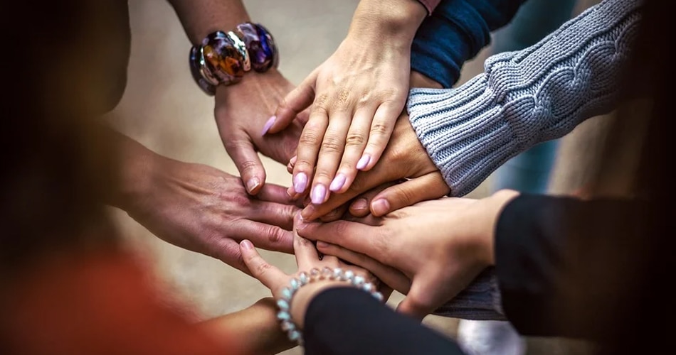 दूसरों की भी मदद लें