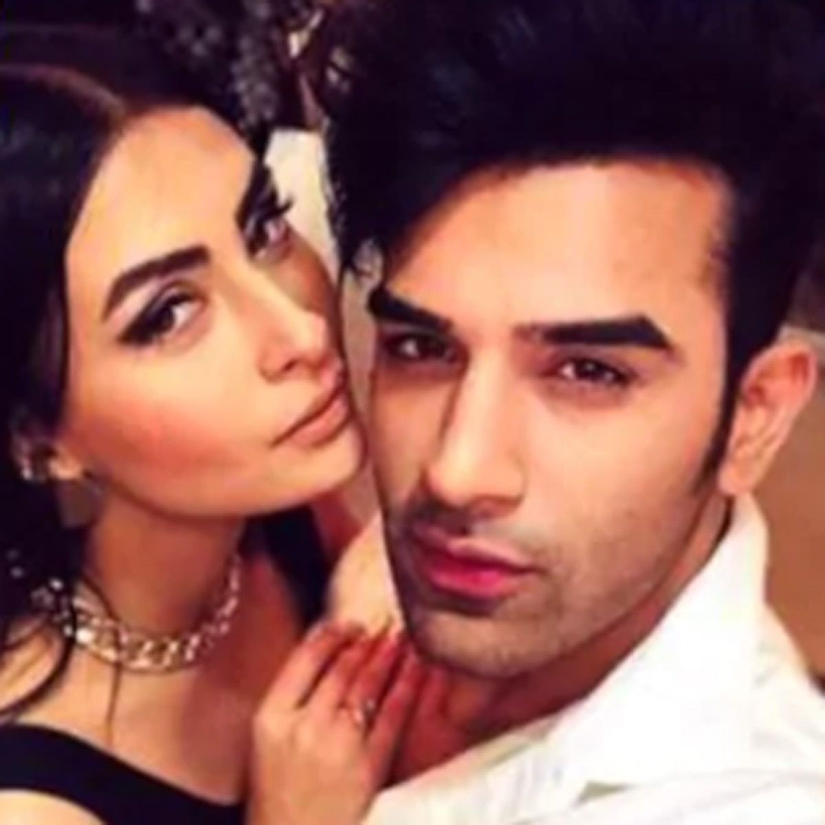 पारस छाबड़ा और पवित्रा पुनिया