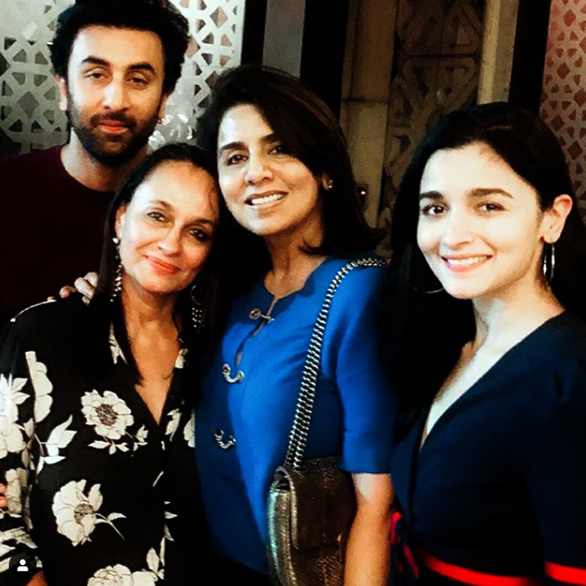 आल‍िया-रणबीर, नीतू कपूर, सोनी राजदान के साथ 