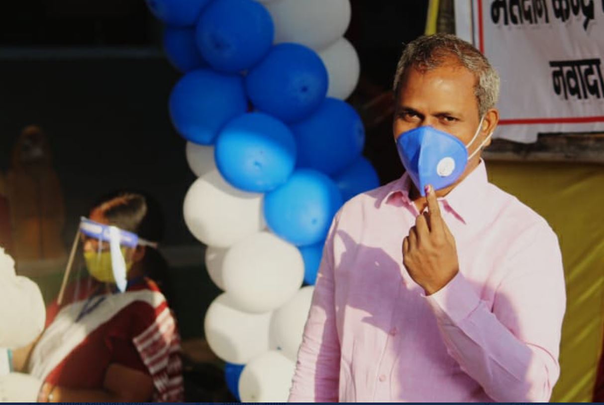 कोरोना ने बदला वोटिंग का तरीका