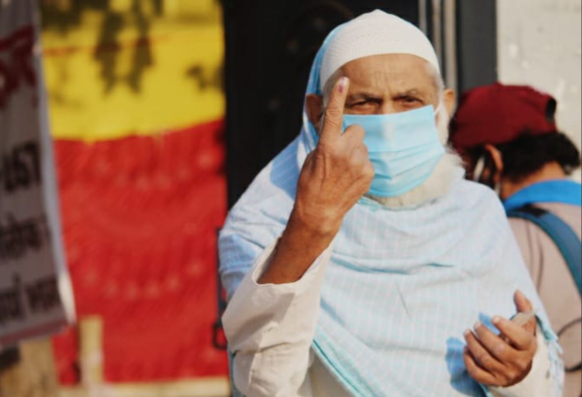 कोरोना ने बदला वोटिंग का तरीका