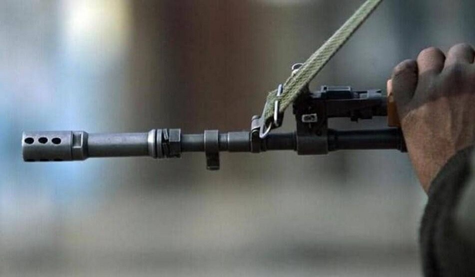 गिफ्ट में मिली AK 47 रायफल