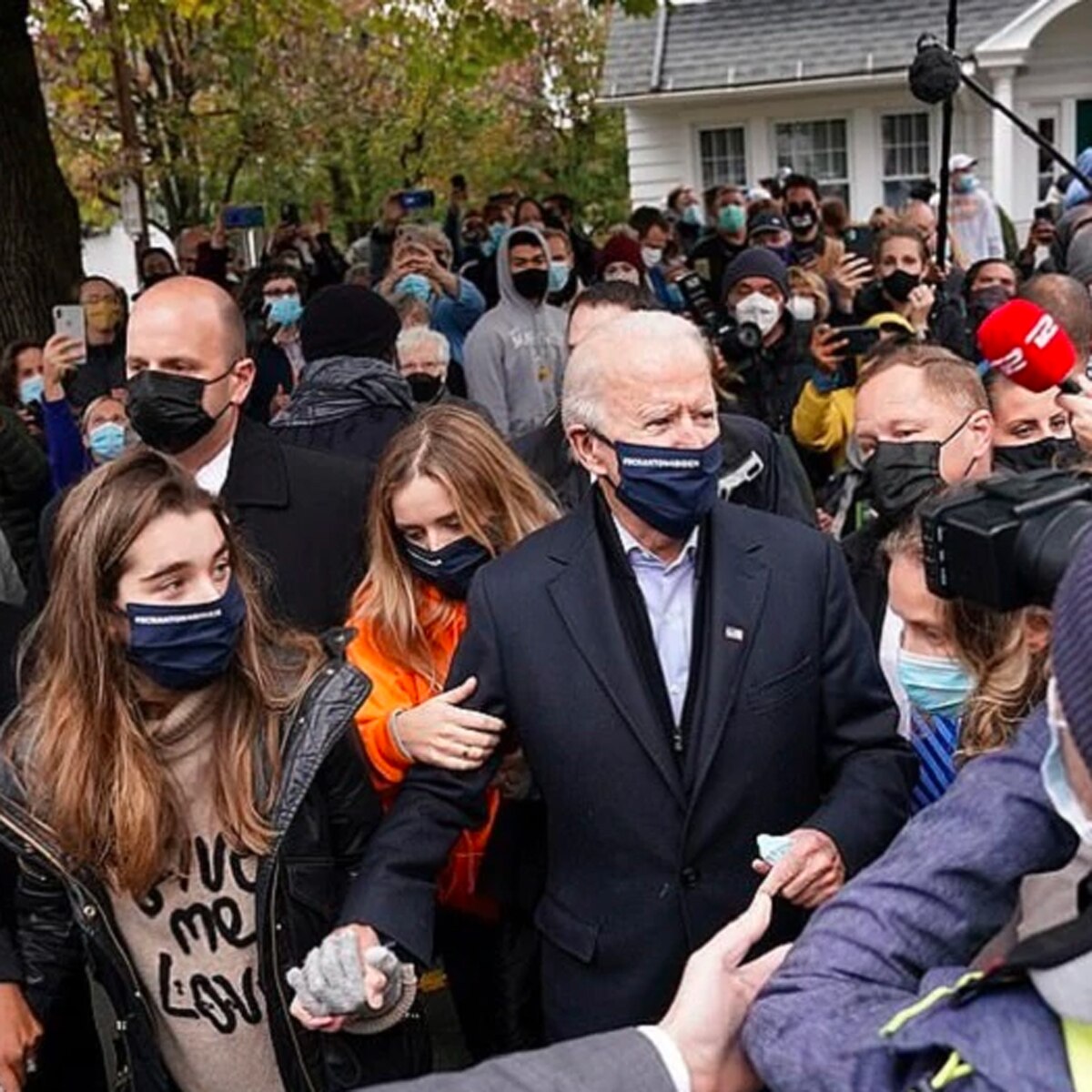 जो बाइडेन अपने समर्थकों के बीच