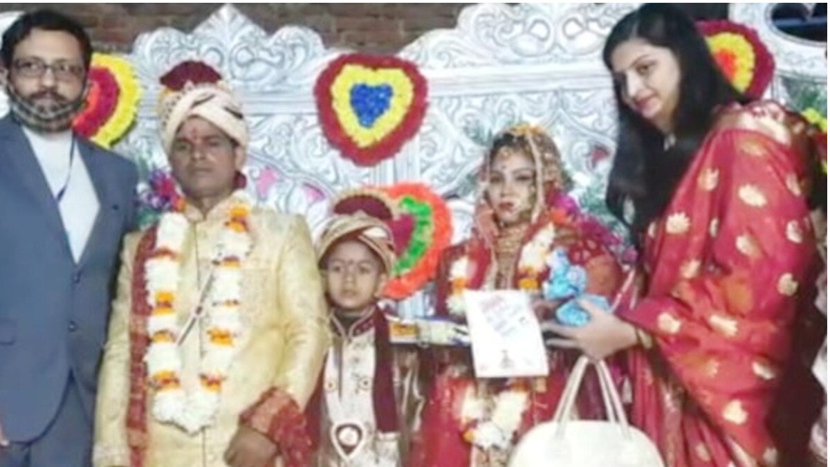 शहीद की बेटी की शादी में पहुंचे डीएम