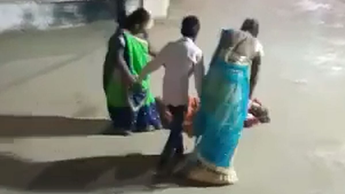 गरबा खेलते हुए महिला की हार्ट अटैक से मौत