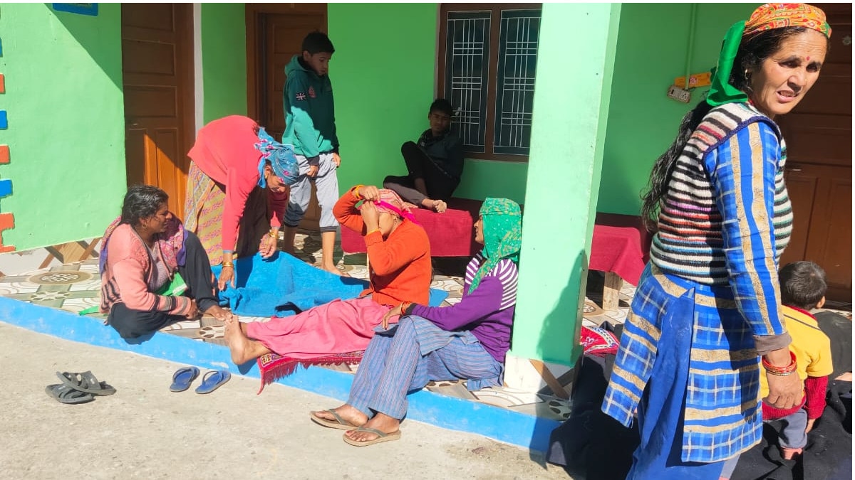 सामूहिक भोजन के बाद मचा हड़कंप, लोगों को होने लगे खून के दस्‍त और उल्‍ट‍ियां 