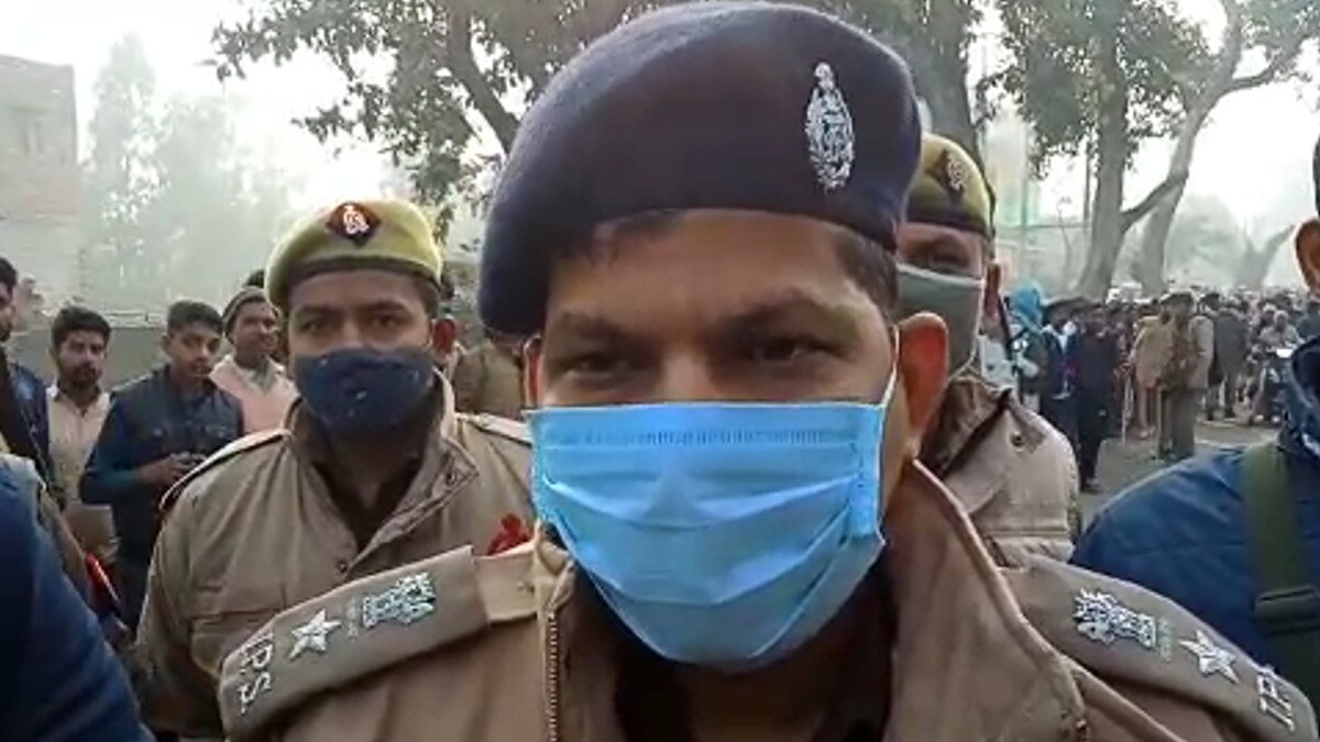 भीषण एक्‍सीडेंट में बस और ट्रक के उड़े परखच्‍चे