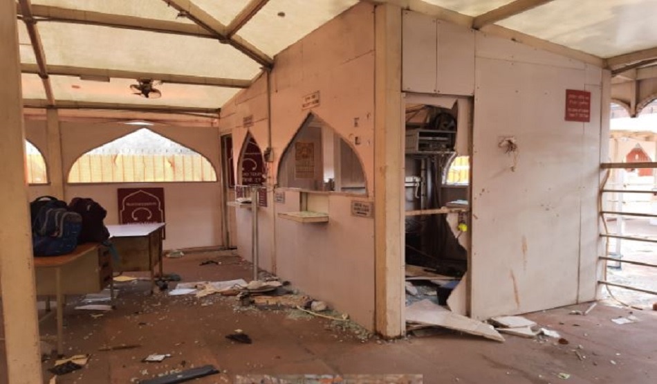 लाल किले को उपद्रवियों ने पहुंचाया भारी नुकसान