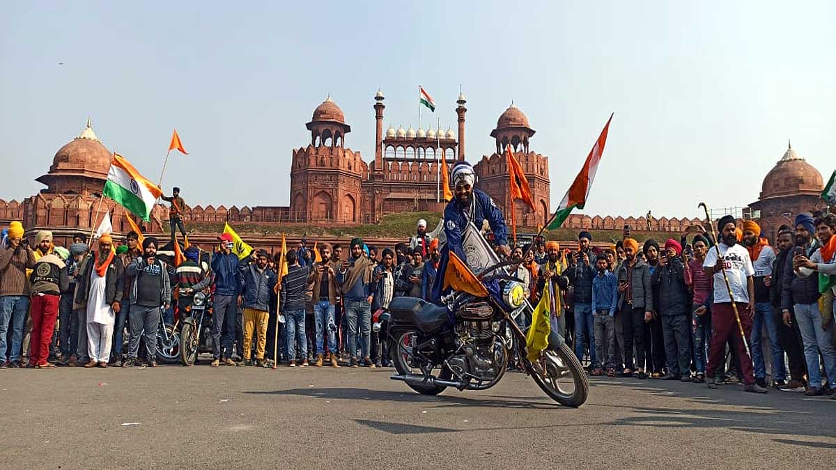 Protesting farmers at Red Fort