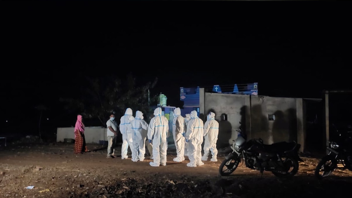 धोनी के कड़कनाथ चूजों का जहां हो रहा था पालन, बर्ड फ्लू से सभी की मौत 