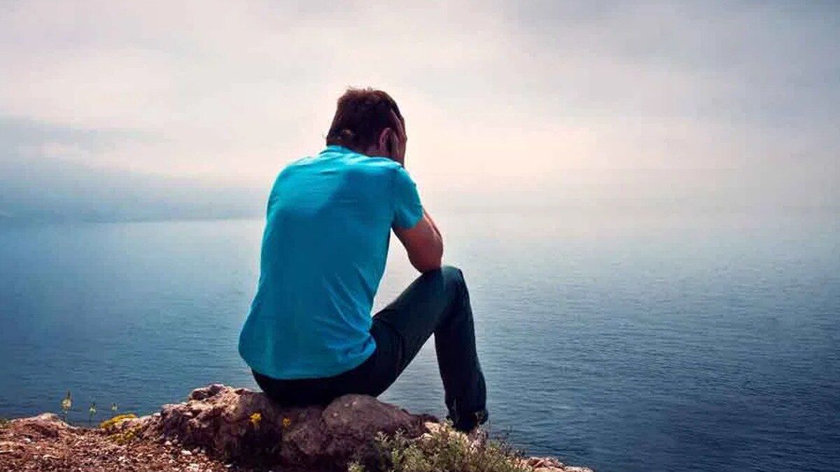 रेलवे ट्रैक के किनारे मिला नाबालिग प्रेमी जोड़े का शव, पास में पड़ा था 312 बोर का तमंचा