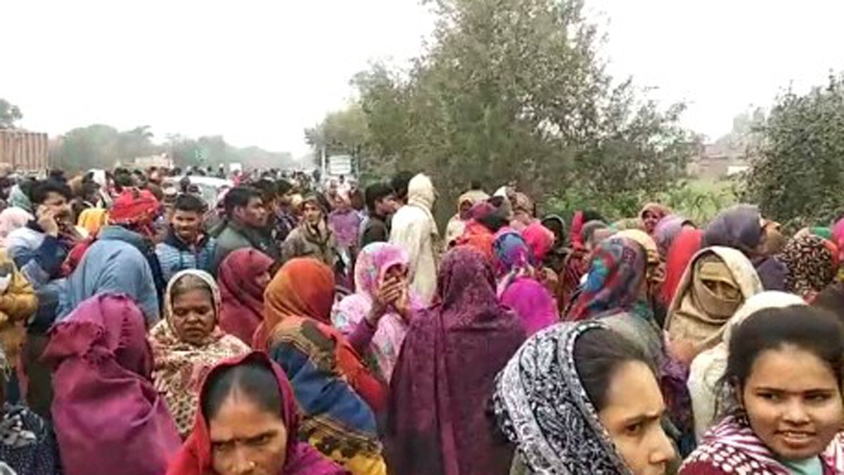 प्रेमी युगल ने फांसी लगाकर की आत्महत्या (फोटो आजतक)