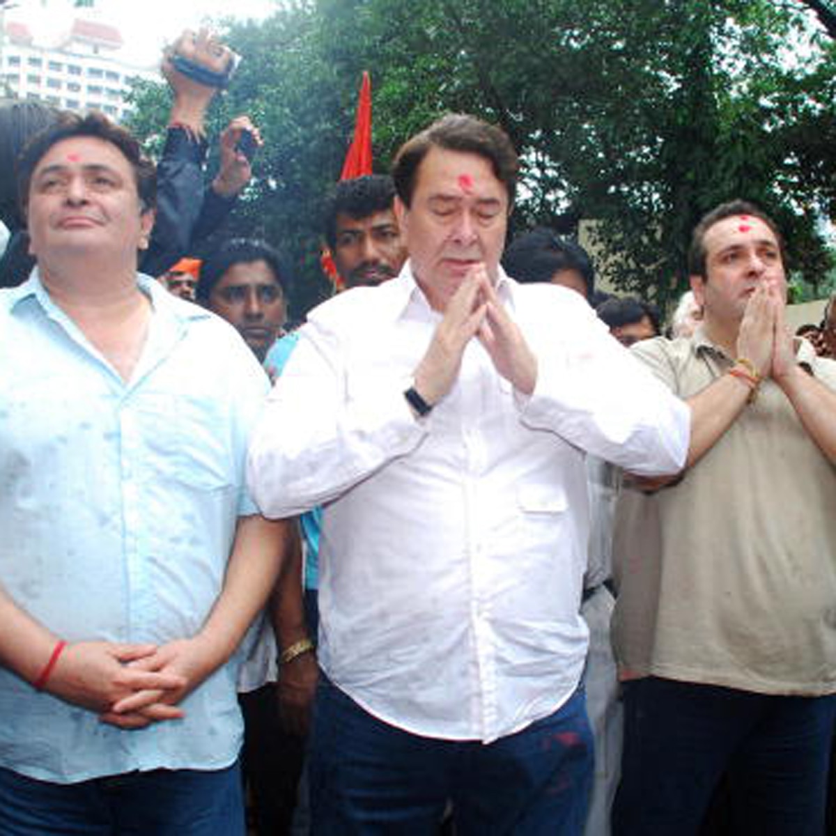 भाई ऋषि और रणधीर कपूर संग राजीव कपूर