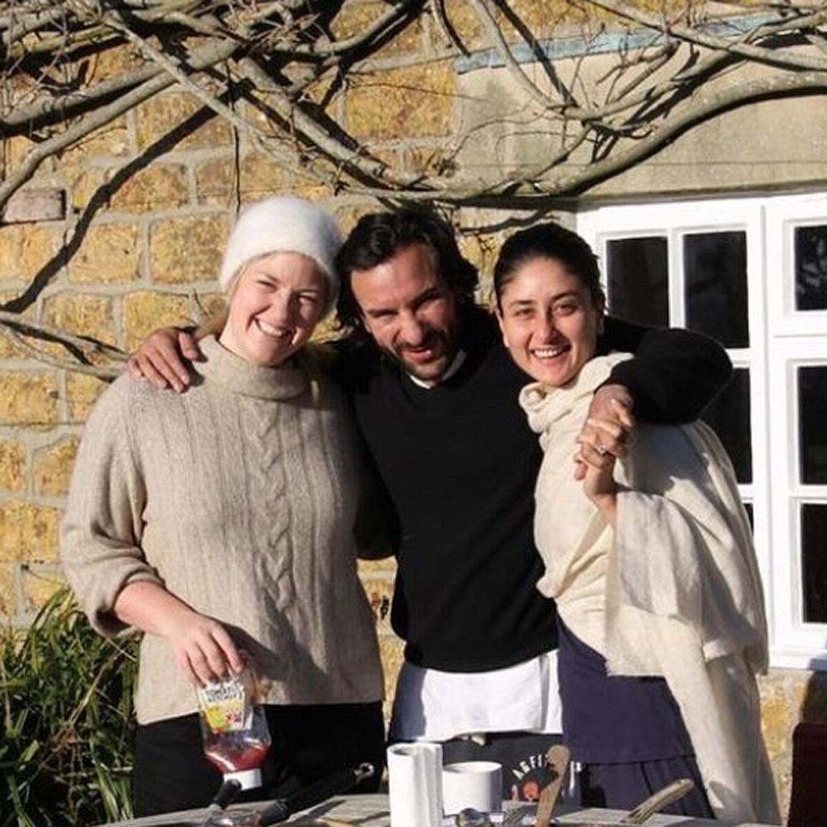 करीना-सैफ अन्य के साथ 