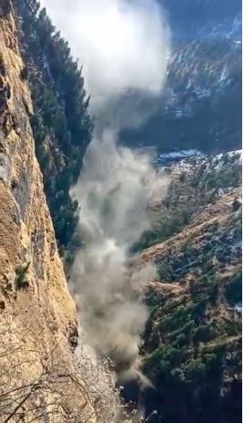 उत्तराखंड में टूटा ग्लेशियर