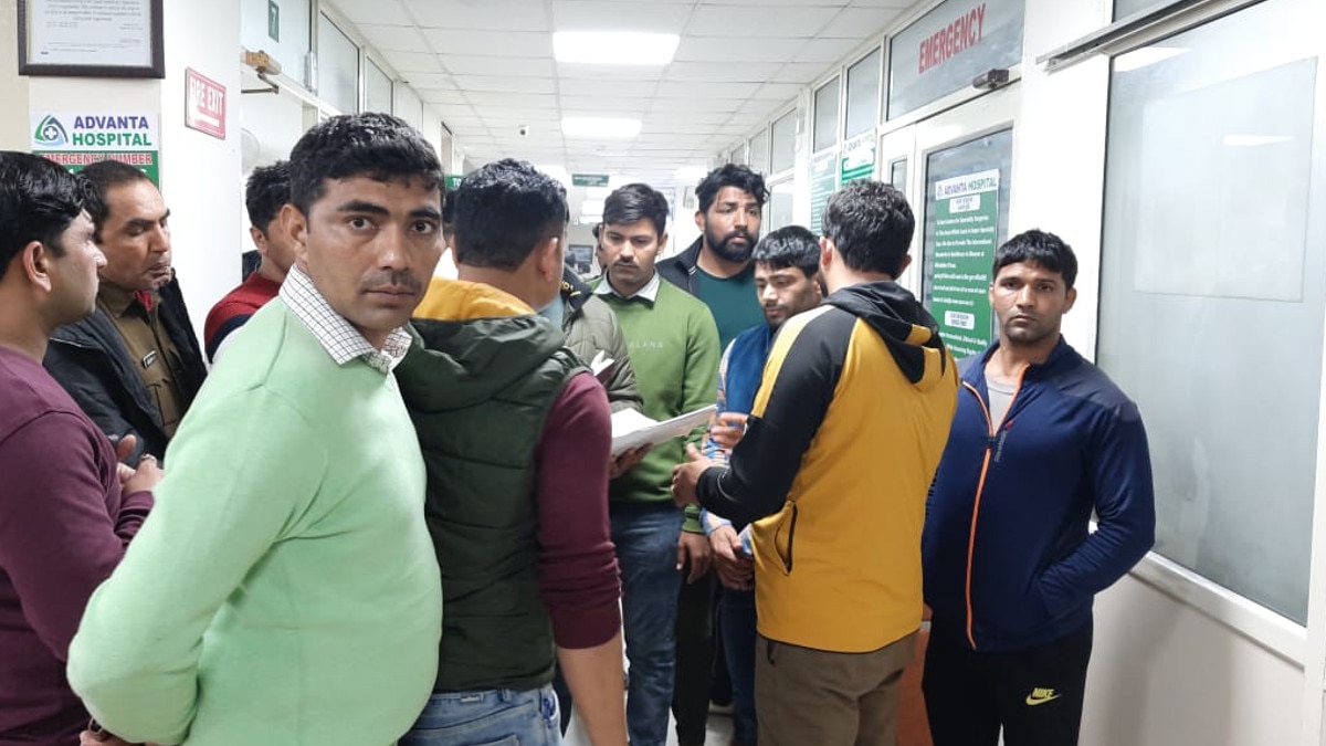 अखाड़े में कोच व पहलवानों के बीच चली ताबड़तोड़ गोलियां, 2 महिला पहलवानों सहित 5 की मौत