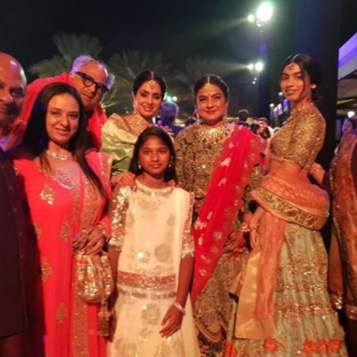 श्रीदेवी फैम‍िली के साथ 