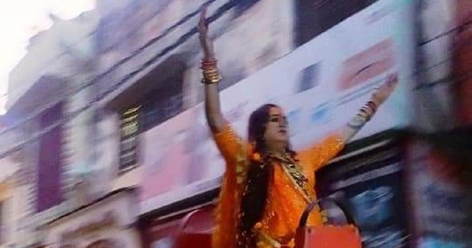 शाही अंदाज में निकली पेशवाई