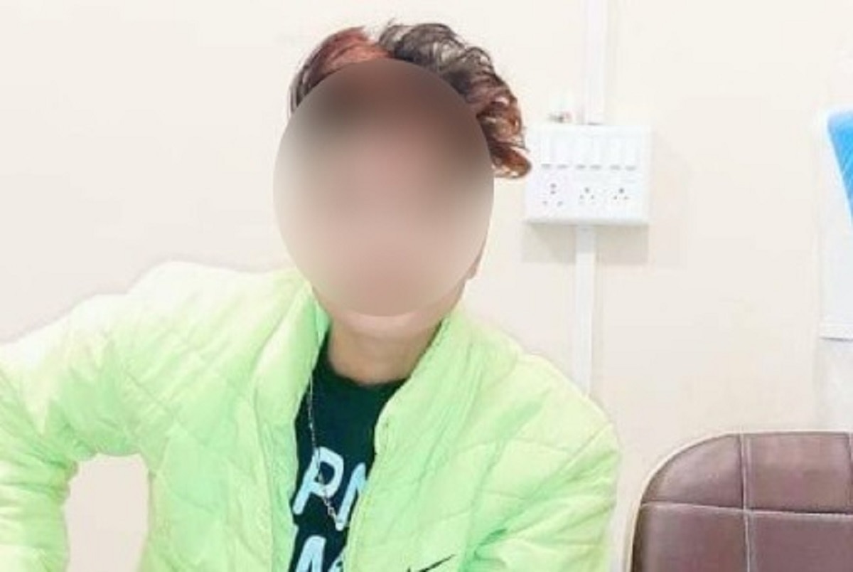 लड़की कोचिंग से भगा ले गई अपनी गर्लफ्रेंड