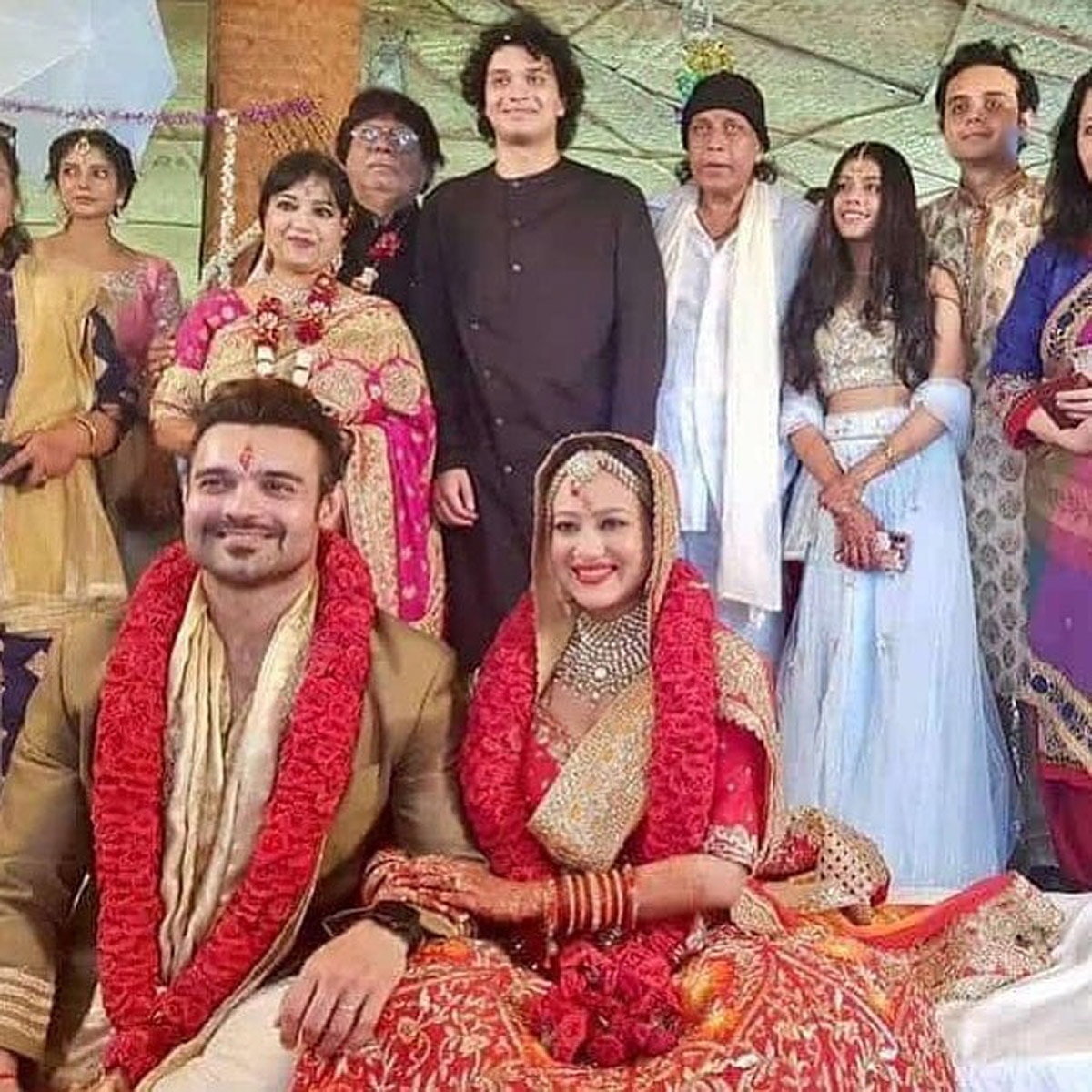 भाई महाक्षय की शादी में उशमेय चक्रवर्ती