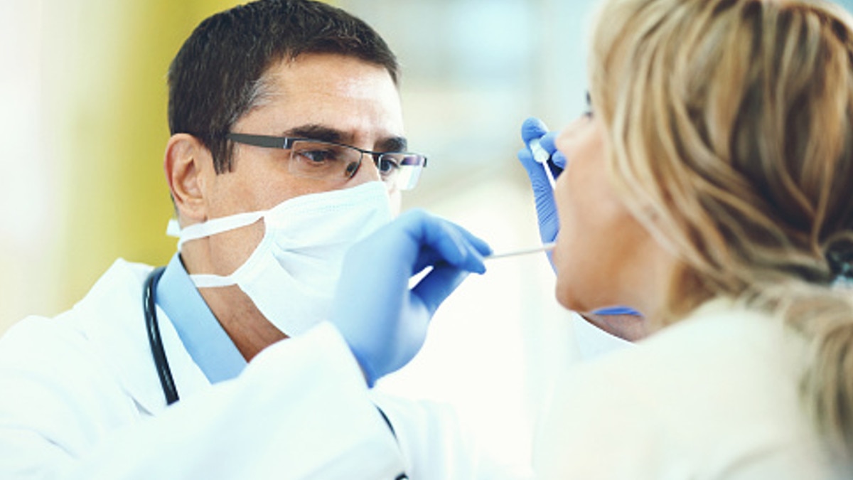 30 साल बाद महिला ने खोला मुंह, खून भरी नसों से भरा हुआ था चेहरा