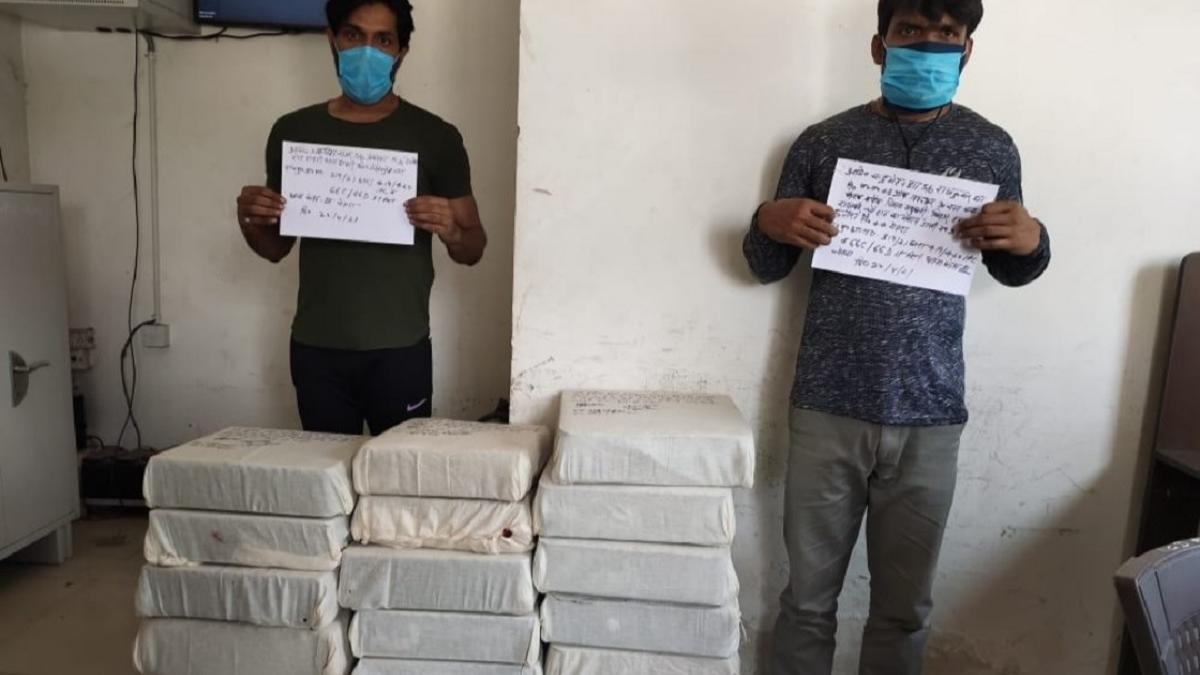 पुलिस गिरफ्त में आरोपी