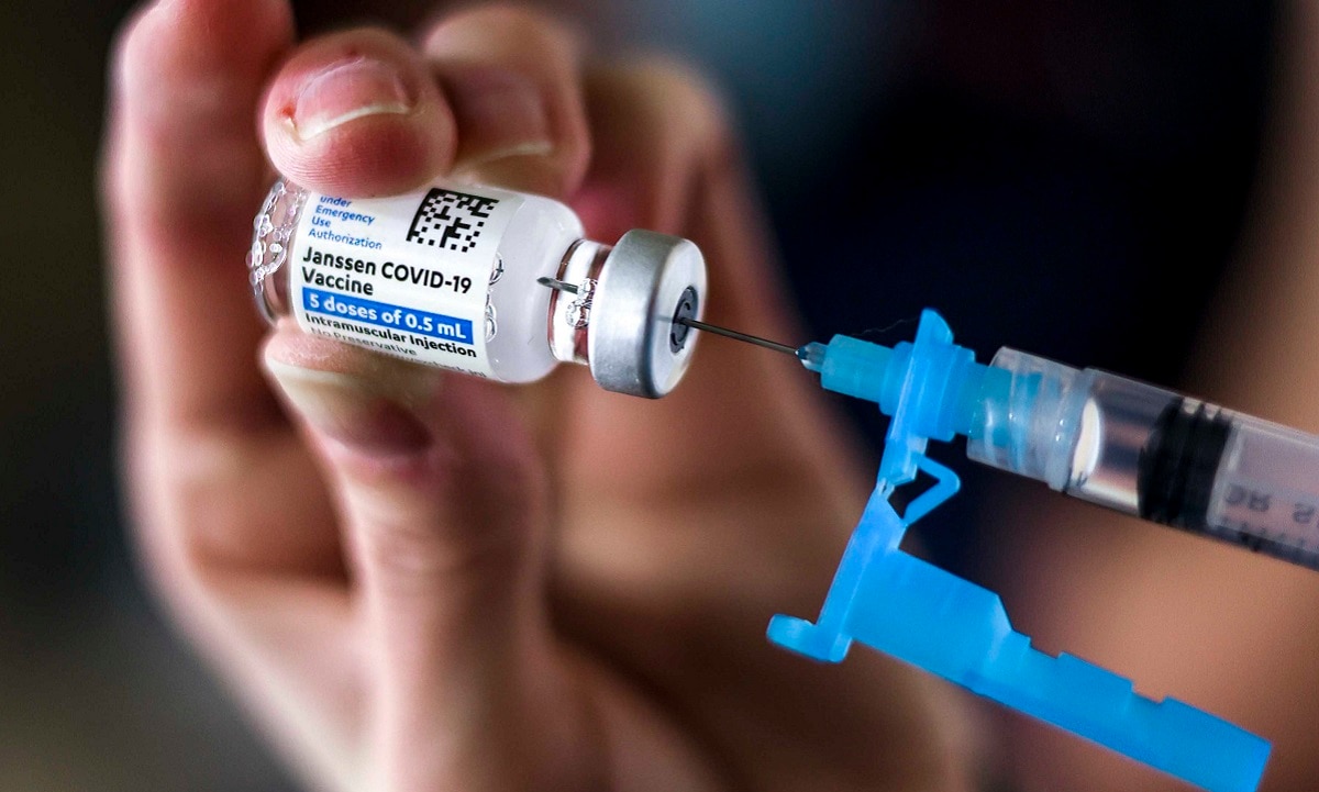 पुतिन के सैकड़ों अधिकारी क्वारंटीन