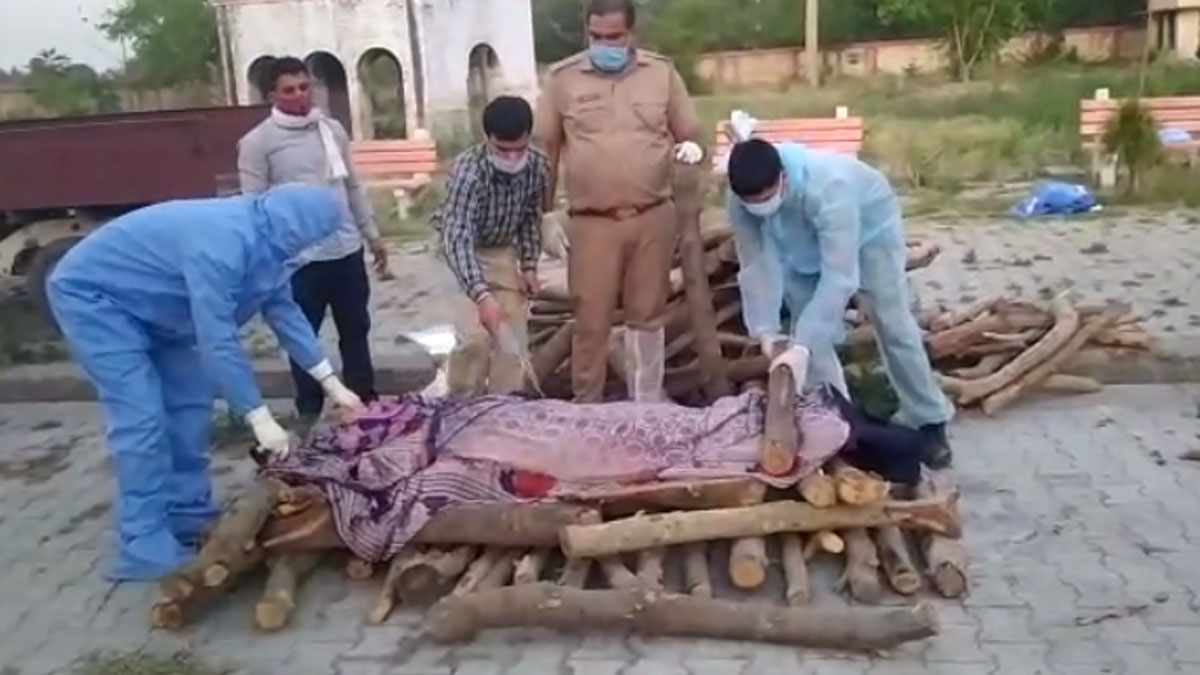 पुलिस की मदद से हुआ बुजुर्ग महिला का संस्कार 