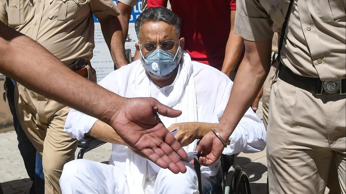 अचानक पैरों पर चलने लगा मुख्तार अंसारी