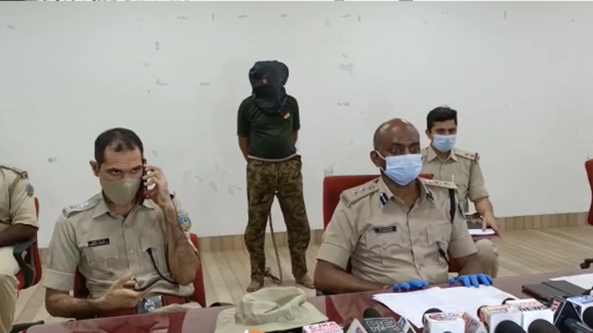 घर आई टीचर को मारकर साइको क‍िलर ने क‍िया सेक्स, कुछ देर पहले ही पत्नी-बच्चों की कर चुका था हत्या 