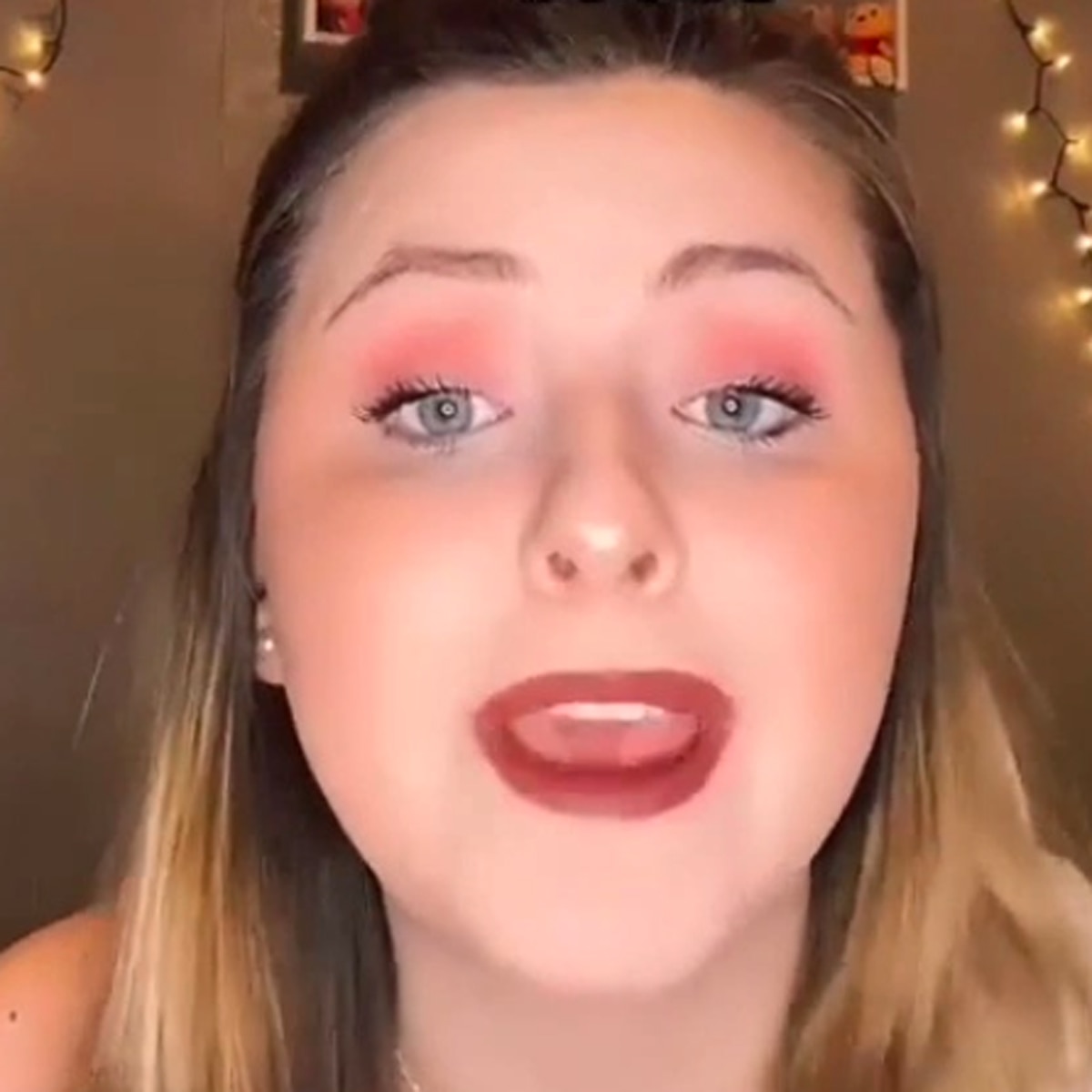 Girl send nude to family