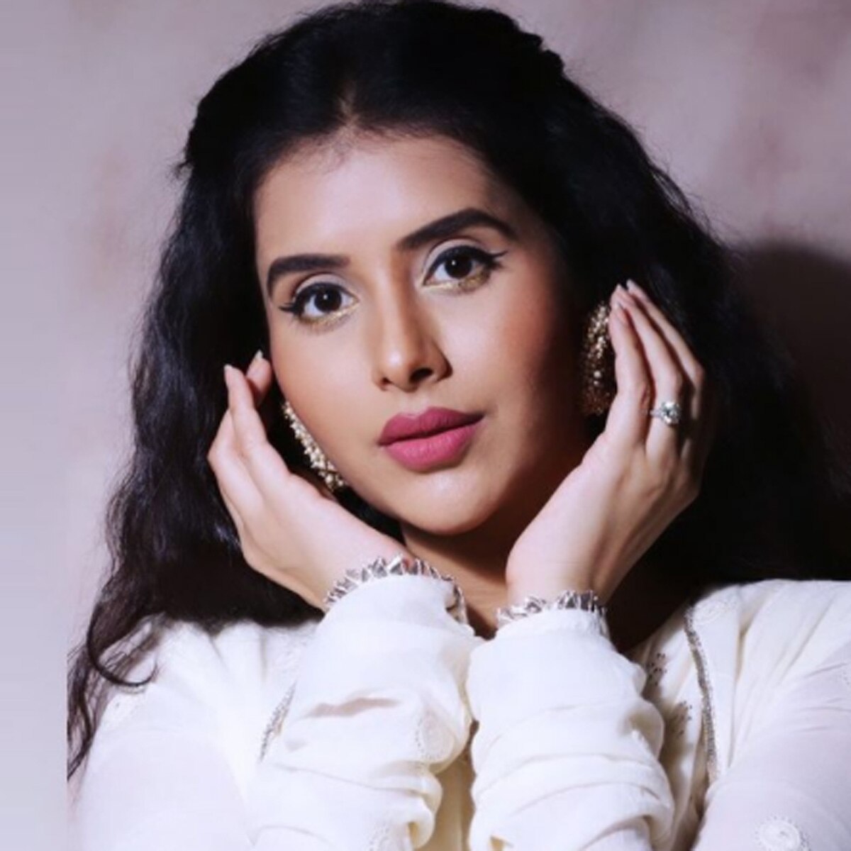 चारु असोपा