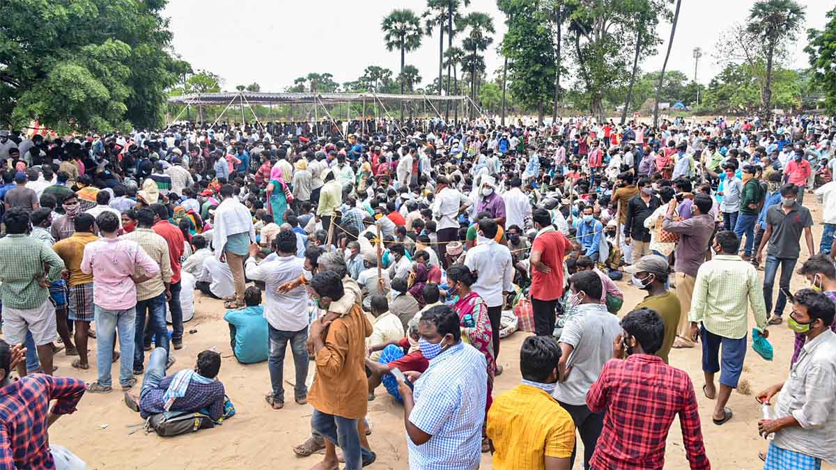 दवा दी जा रही है