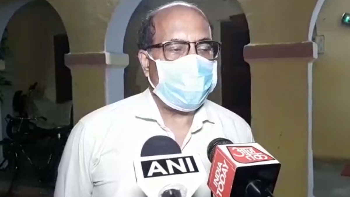 पोस्टमार्टम के लिए बाइक से ले जाना पड़ा शव 