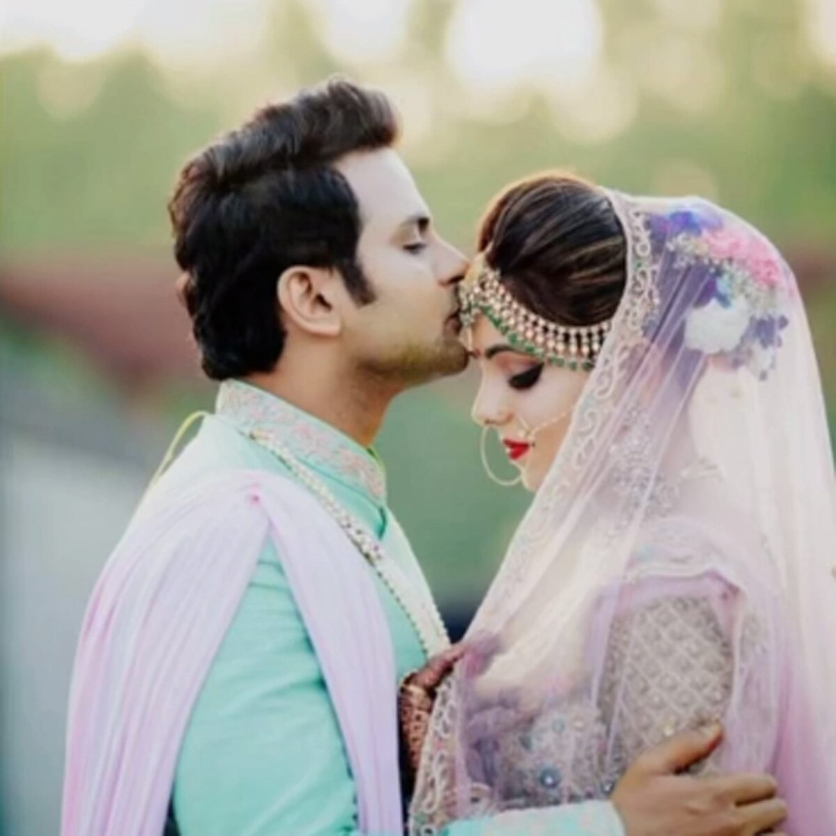 संकेत भोसले-सुगंधा मिश्रा 