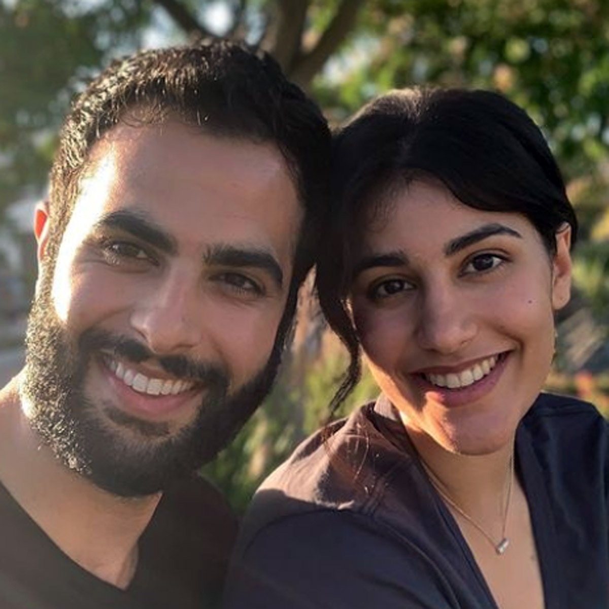 सोन‍िया राठी भाई अंकुर राठी के साथ 