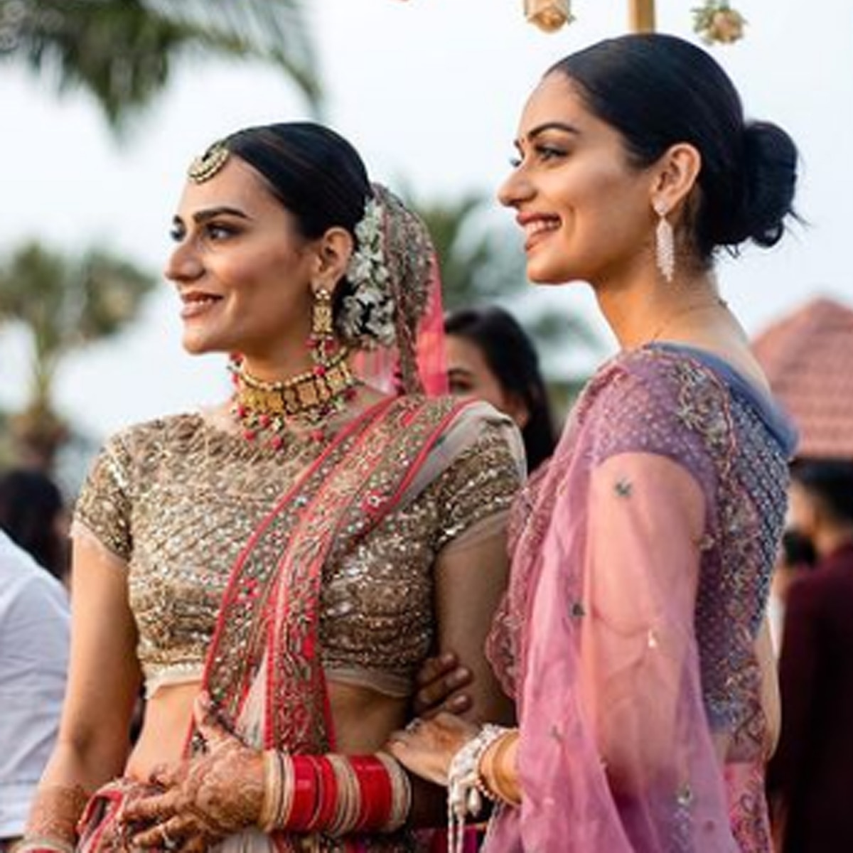 दिवांगना और मानुषी