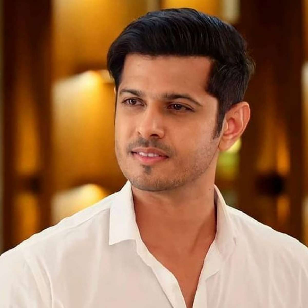  गुम है किसी के प्यार में