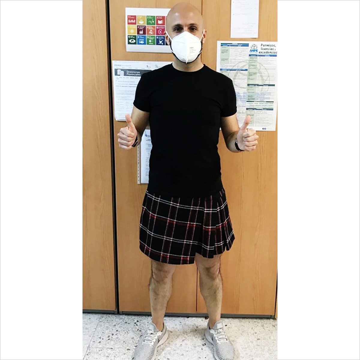 Spain teachers wearing skirt