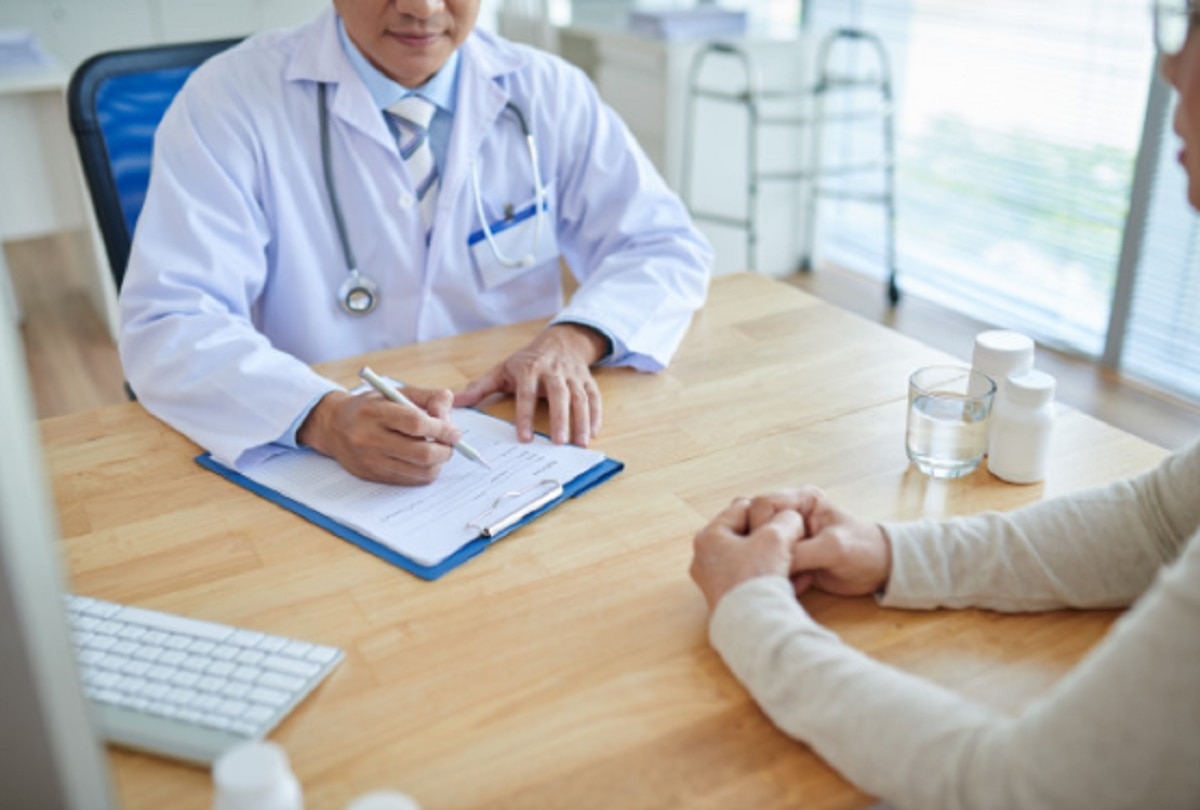 महिला ने डॉक्टर पर लगाया आरोप