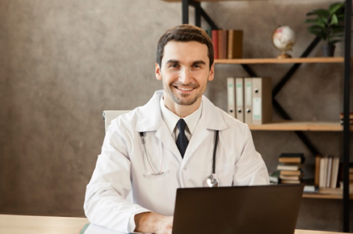 महिला ने डॉक्टर पर लगाया आरोप