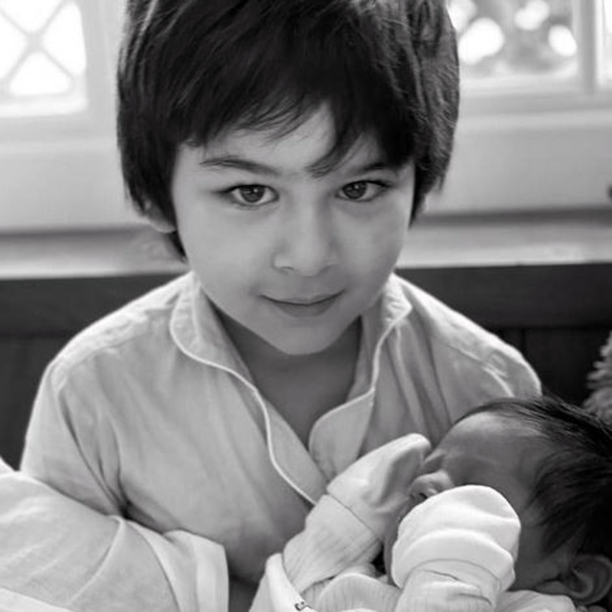 करीना के दोनों बेटे